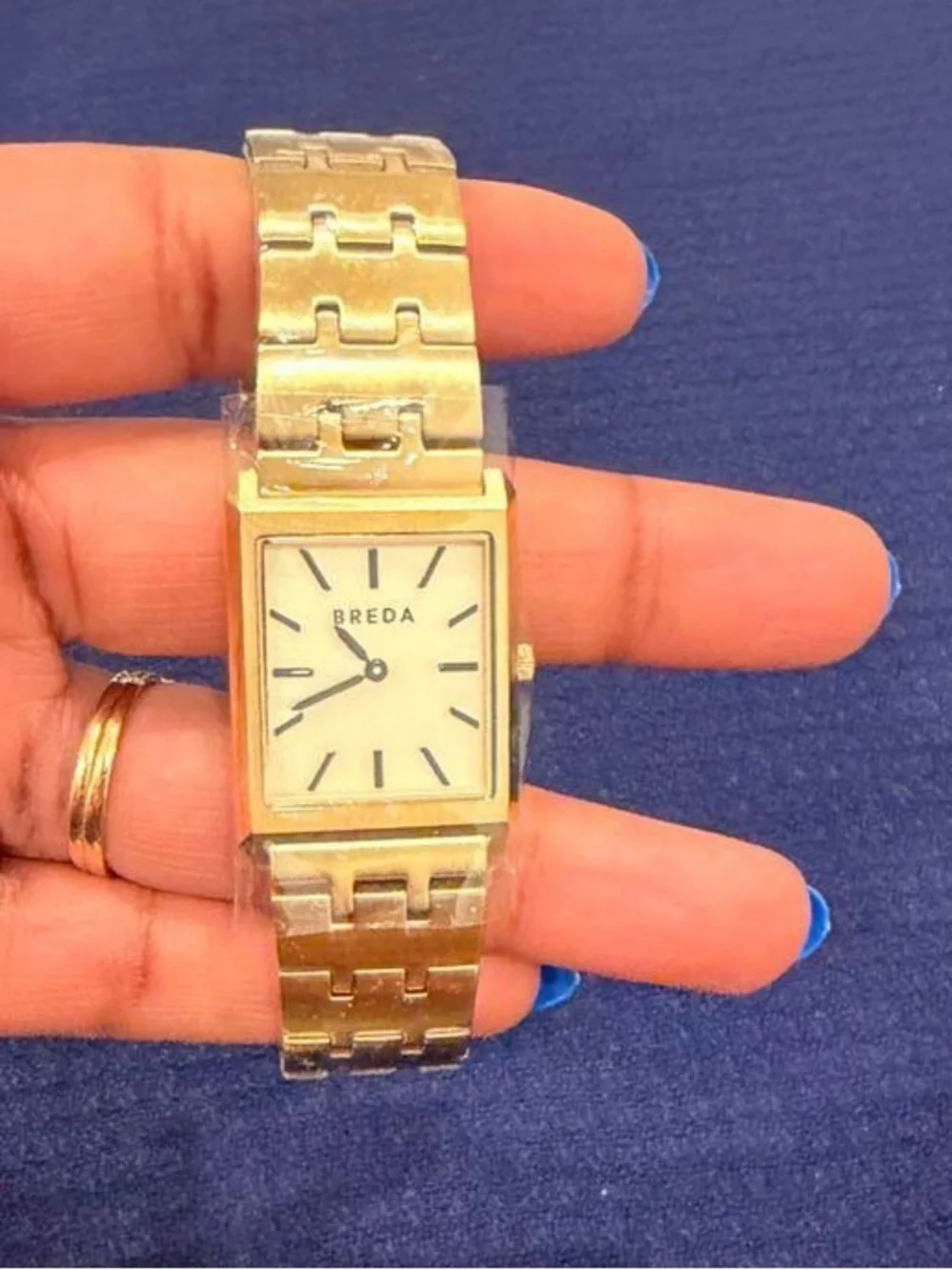 N/A gold tone